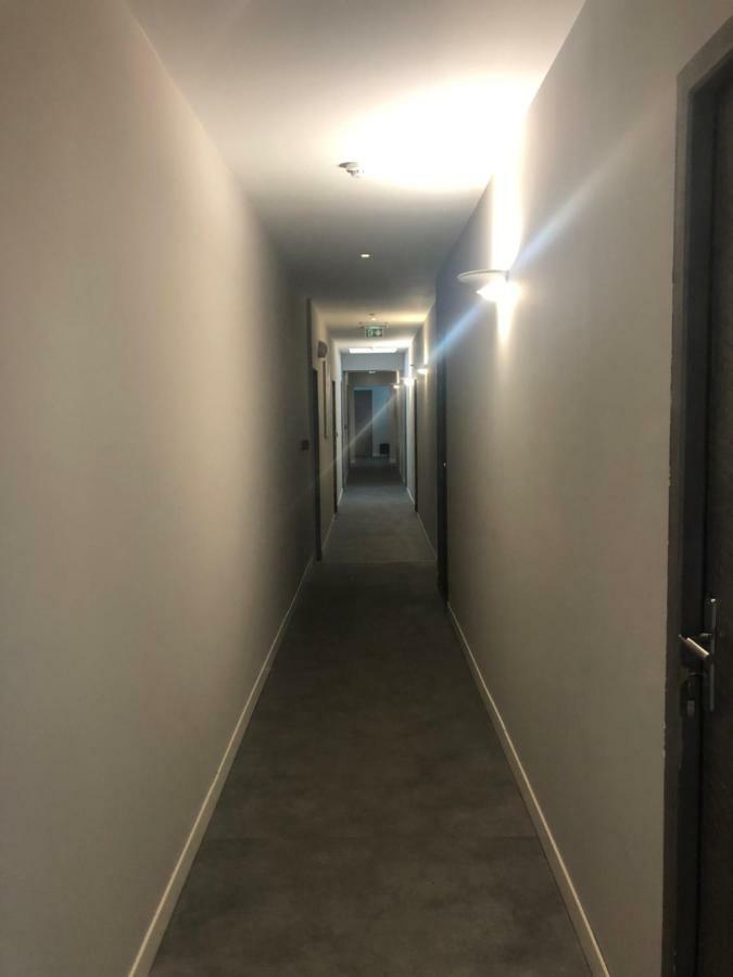Hotel Le Lys D'Or Vauvert Bagian luar foto